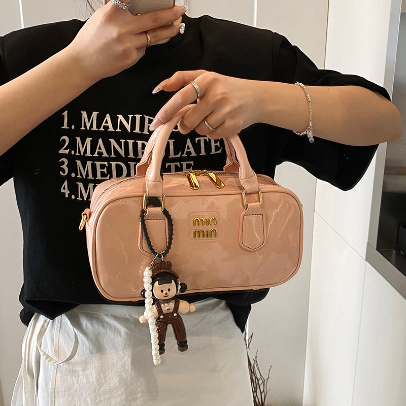 حقيبة يد نسائية فاخرة من الجلد - مراجعة Luxury Lifestyle Handbags وسعره