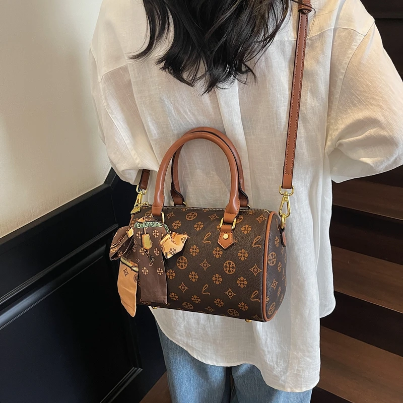 حقيبة كتف نسائية أنيقة من الجل - مراجعة Luxury Lifestyle Handbags وسعره