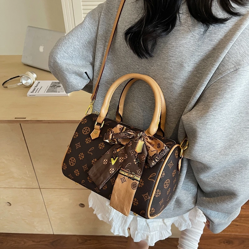 حقيبة كتف نسائية أنيقة من الجل - مراجعة Luxury Lifestyle Handbags وسعره